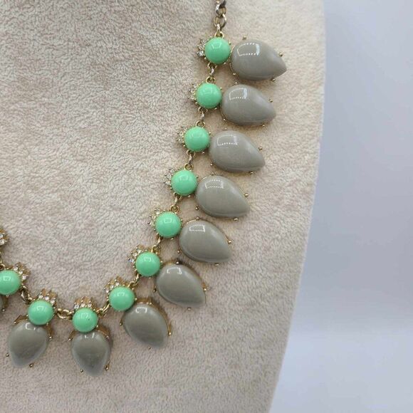 J Crew Silver Tone Gray and Turquoise Resin Statement Necklace NWOT! - Picture 7 of 9